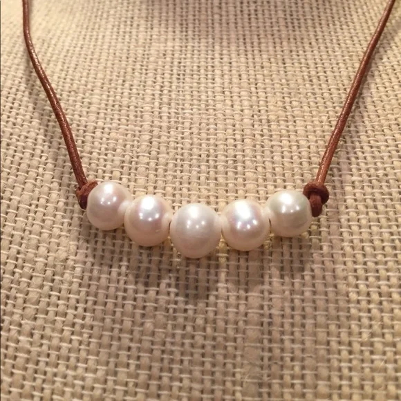 🐚Genuine Freshwater Pearl & Leather Necklace 🐚 - Picture 3 of 6